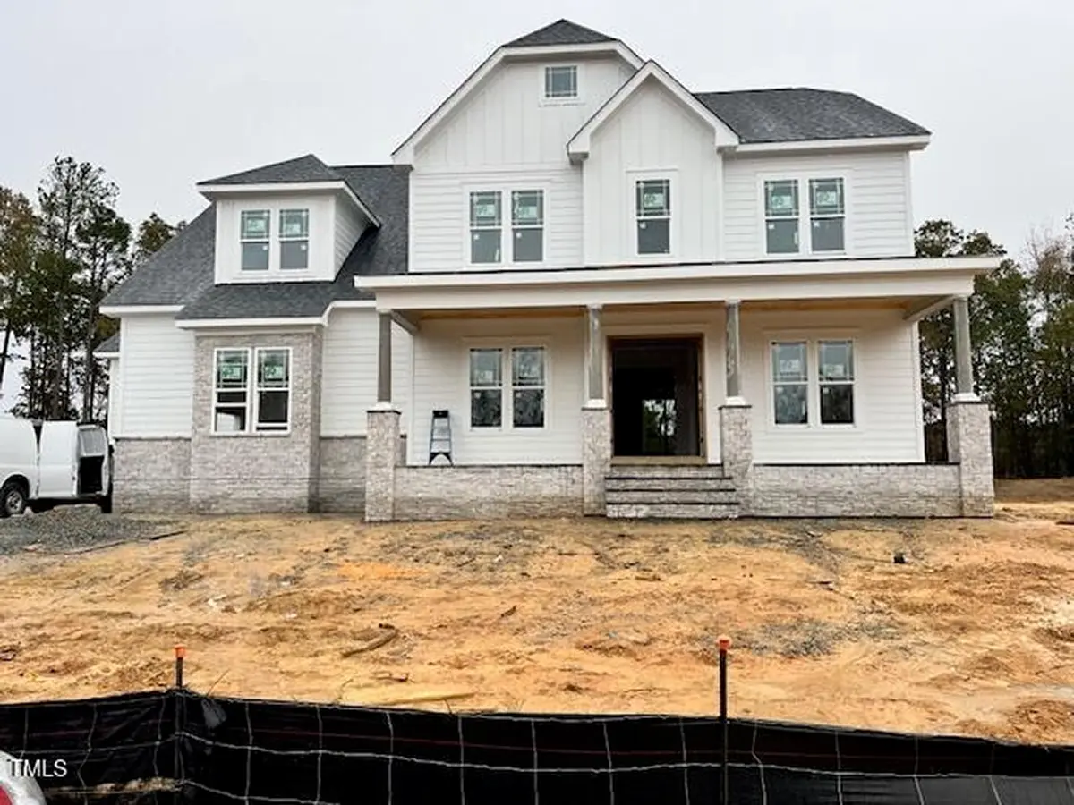 Projekt domu piętrowego o pow. 341 m²: 5 Sypialnie, Gabinet, 4 Łazienki, Otwarta kuchnia, Garaż