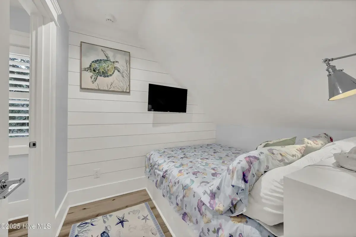 Projekt domu z poddaszem użytkowym o pow. 157 m²: 4 Sypialnie, 4 Łazienki, bez Garażu