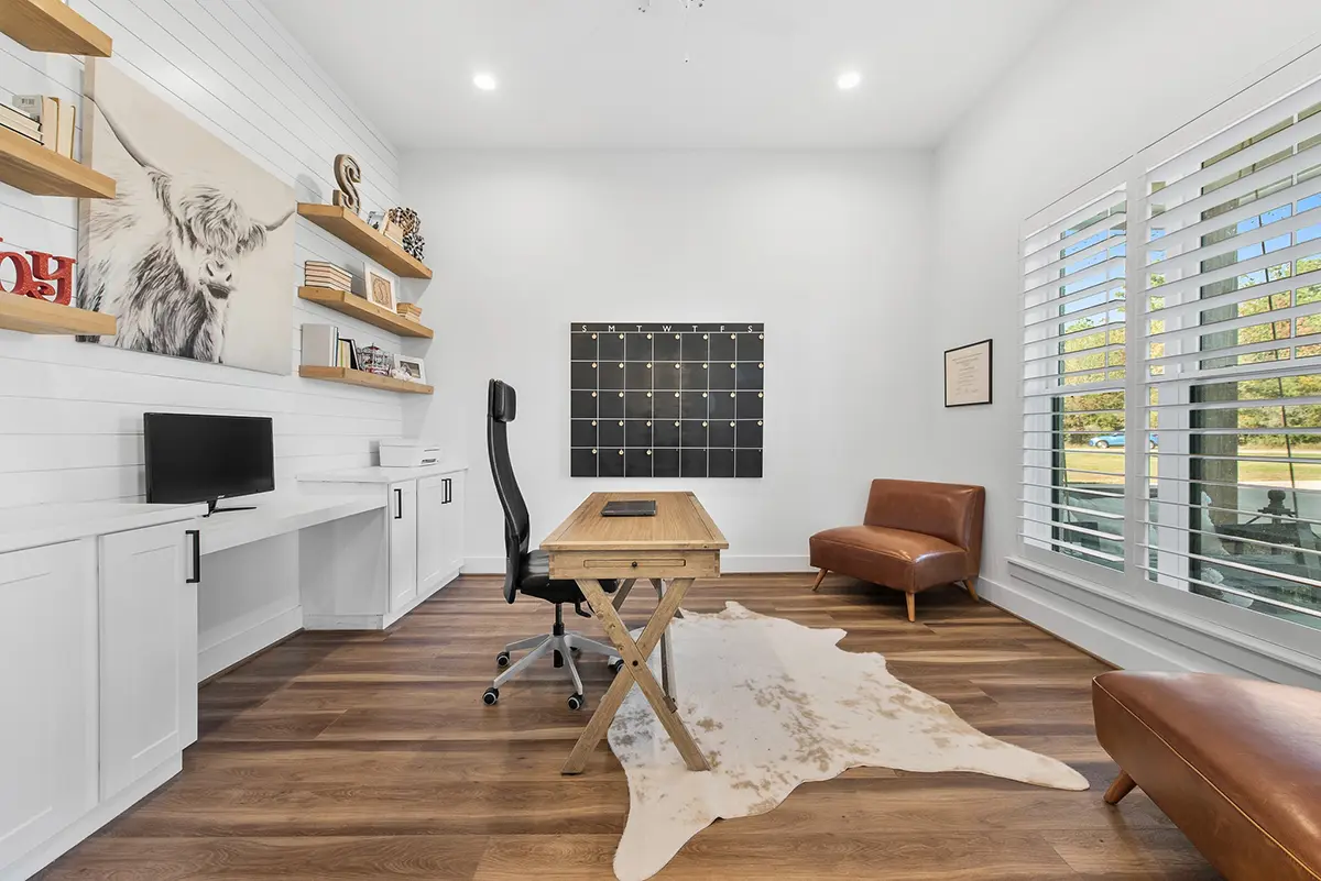 Projekt domu parterowego o pow. 255 m²: 4 Sypialnie, 4 Łazienki, Otwarta kuchnia, Garaż