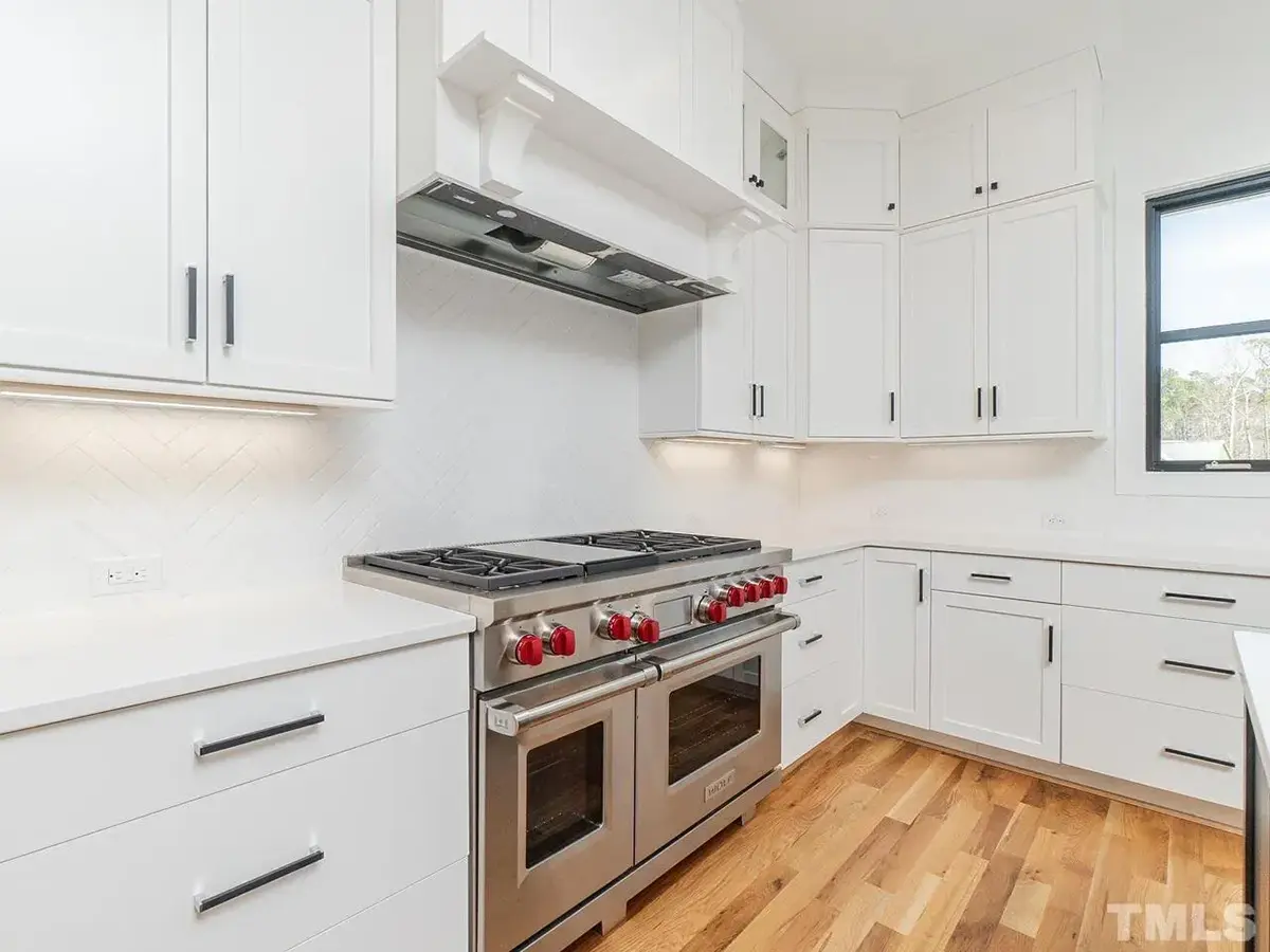 Projekt domu z poddaszem użytkowym o pow. 419 m²: 4 Sypialnie, 4 Łazienki, Otwarta kuchnia, Garaż