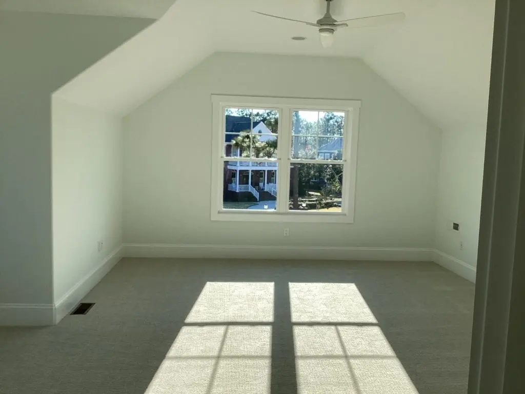 Projekt domu z poddaszem użytkowym o pow. 302 m²: 4 Sypialnie, 4 Łazienki, Otwarta kuchnia, Garaż