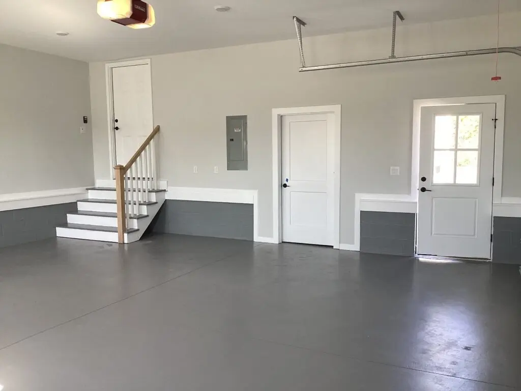 Projekt domu z poddaszem użytkowym o pow. 304 m²: 3 Sypialnie, Gabinet, 4 Łazienki, Otwarta kuchnia, Garaż