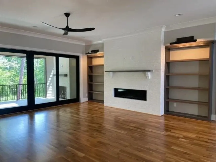 Projekt domu piętrowego o pow. 381 m²: 4 Sypialnie, 5 Łazienki, Otwarta kuchnia, Garaż