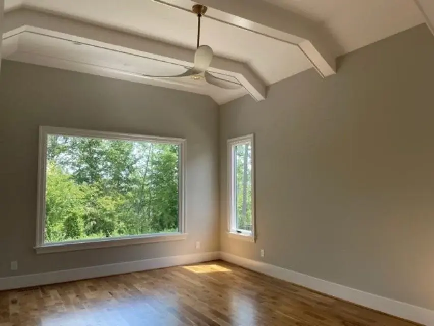 Projekt domu piętrowego o pow. 381 m²: 4 Sypialnie, 5 Łazienki, Otwarta kuchnia, Garaż