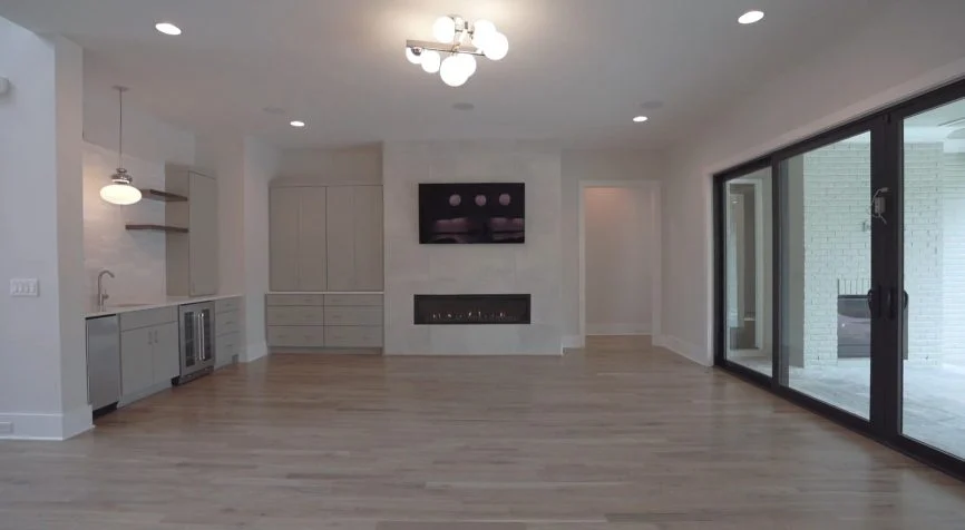 Wnętrza 14 – Projekt domu z poddaszem użytkowym o pow. 399 m²: 5 Sypialnie, Gabinet, 7 Łazienki, Otwarta kuchnia, Garaż — 33241R