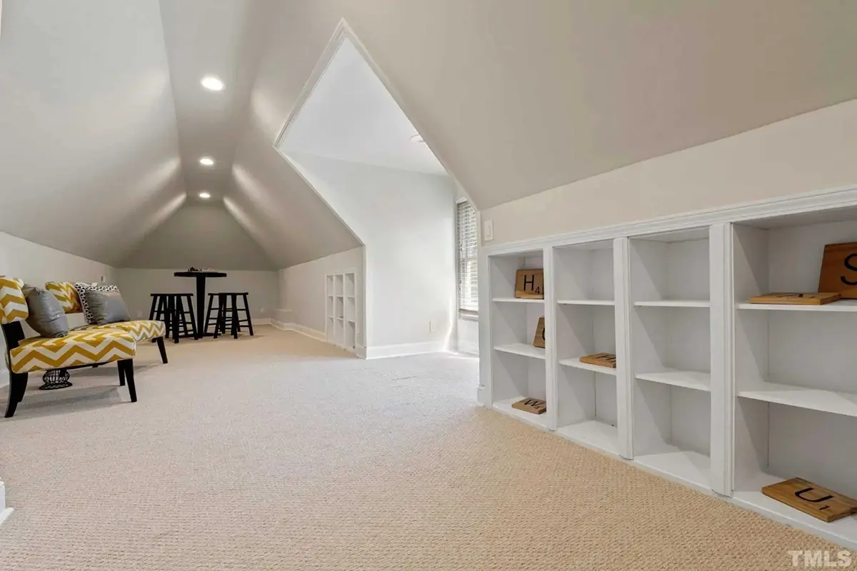 Wnętrza 11 – Projekt domu piętrowego o pow. 399 m²: 4 Sypialnie, Gabinet, 5 Łazienki, Otwarta kuchnia, Garaż — 88919R