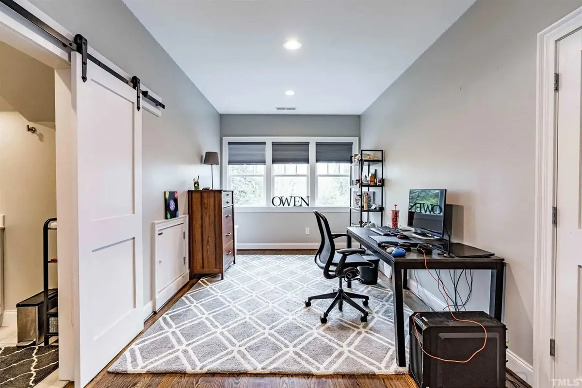Wnętrza 5 – Projekt domu piętrowego o pow. 409 m²: 5 Sypialnie, 6 Łazienki, Otwarta kuchnia, bez Garażu — 30387R