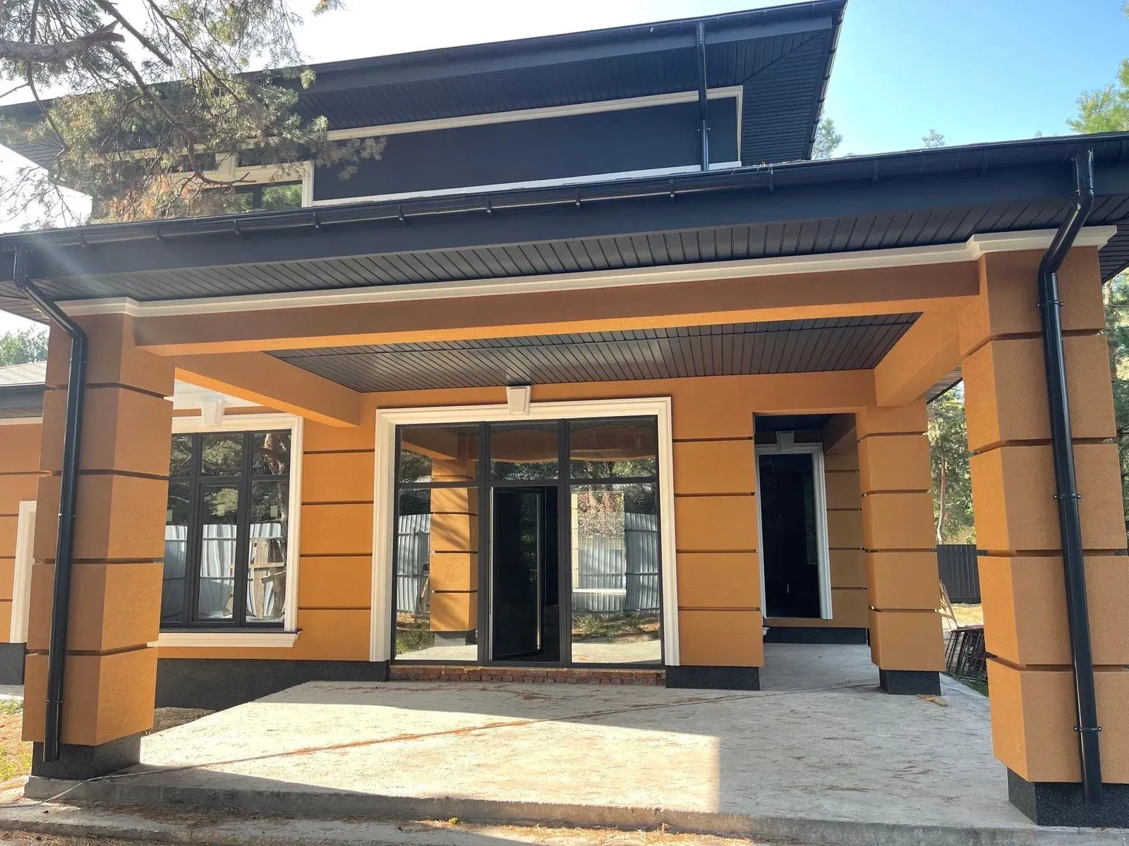 Projekt domu jednorodzinnego o pow. 332 m²: Piętrowy, 3 Sypialnie, 3 Łazienki, Otwarta kuchnia, Garaż