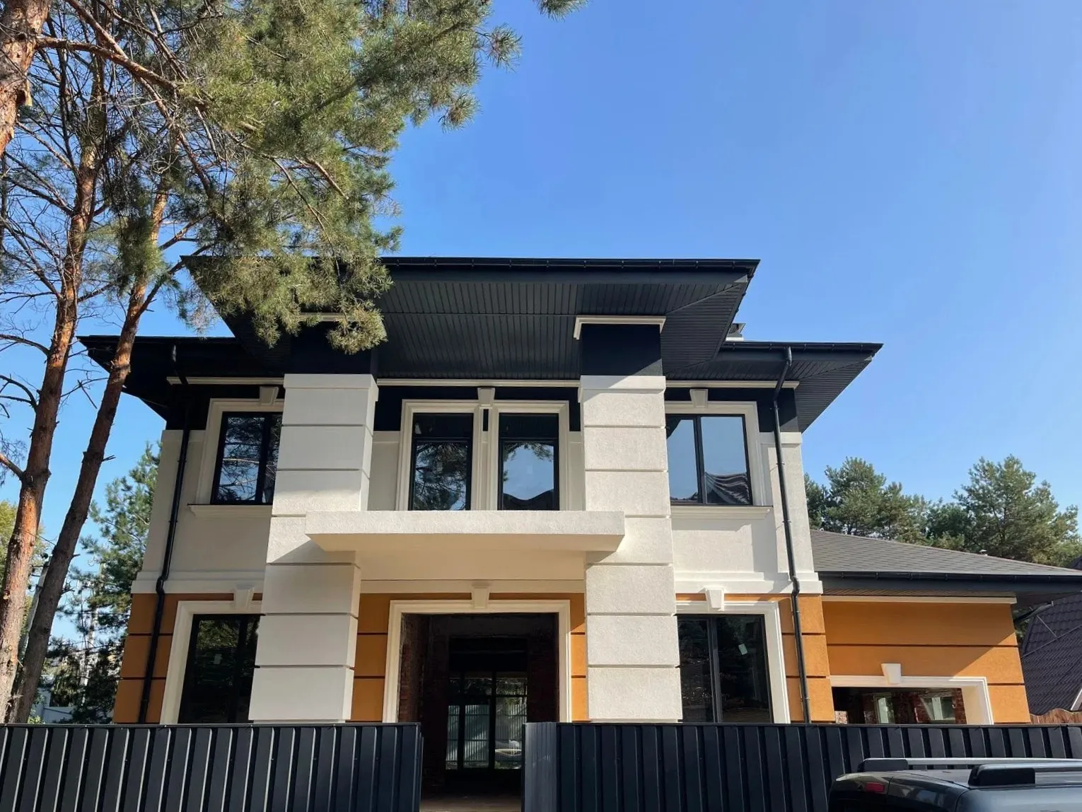 Projekt domu jednorodzinnego o pow. 332 m²: Piętrowy, 3 Sypialnie, 3 Łazienki, Otwarta kuchnia, Garaż