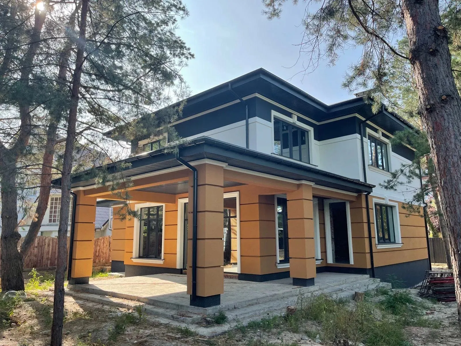 Projekt domu jednorodzinnego o pow. 332 m²: Piętrowy, 3 Sypialnie, 3 Łazienki, Otwarta kuchnia, Garaż