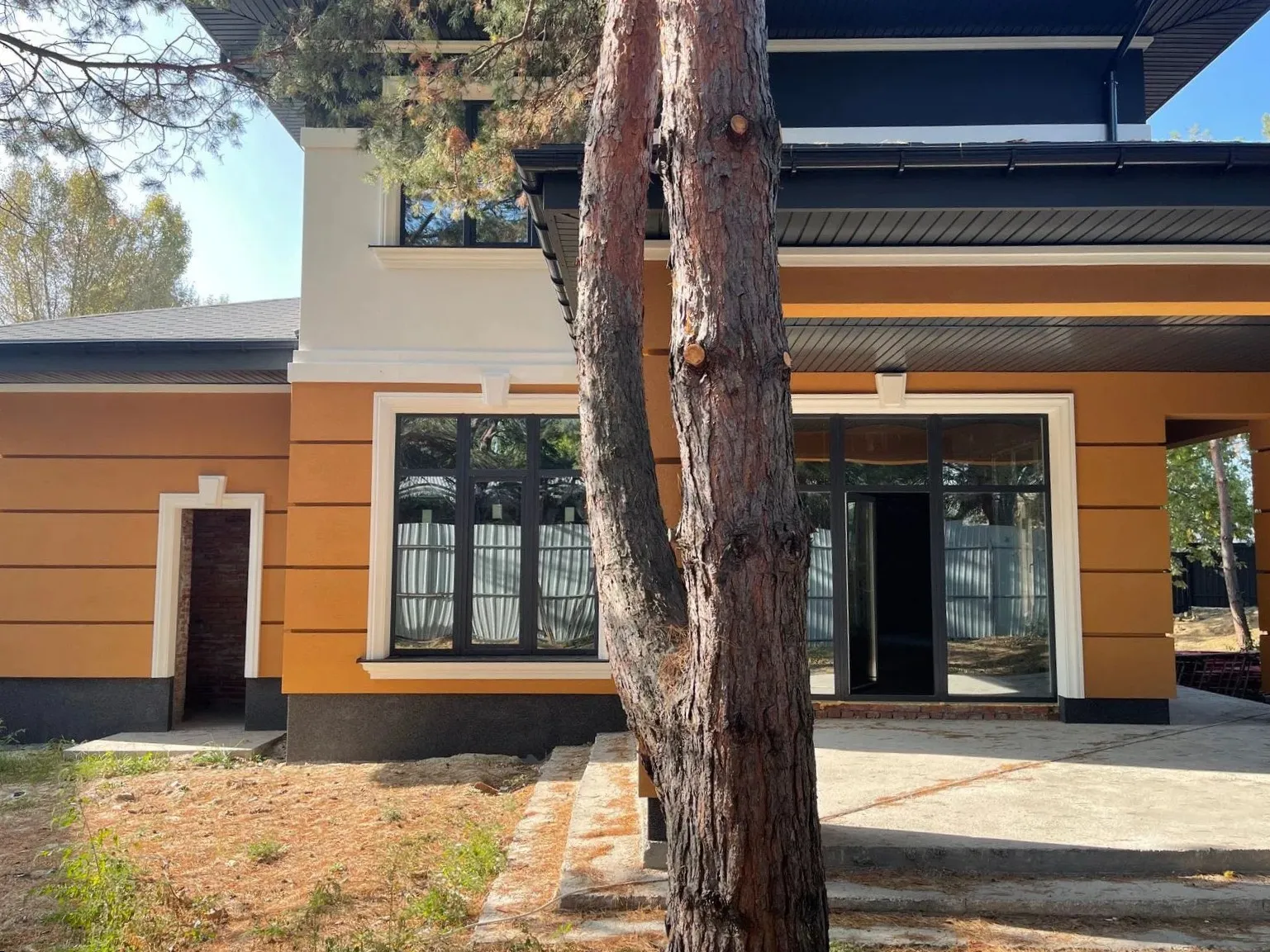 Projekt domu jednorodzinnego o pow. 332 m²: Piętrowy, 3 Sypialnie, 3 Łazienki, Otwarta kuchnia, Garaż