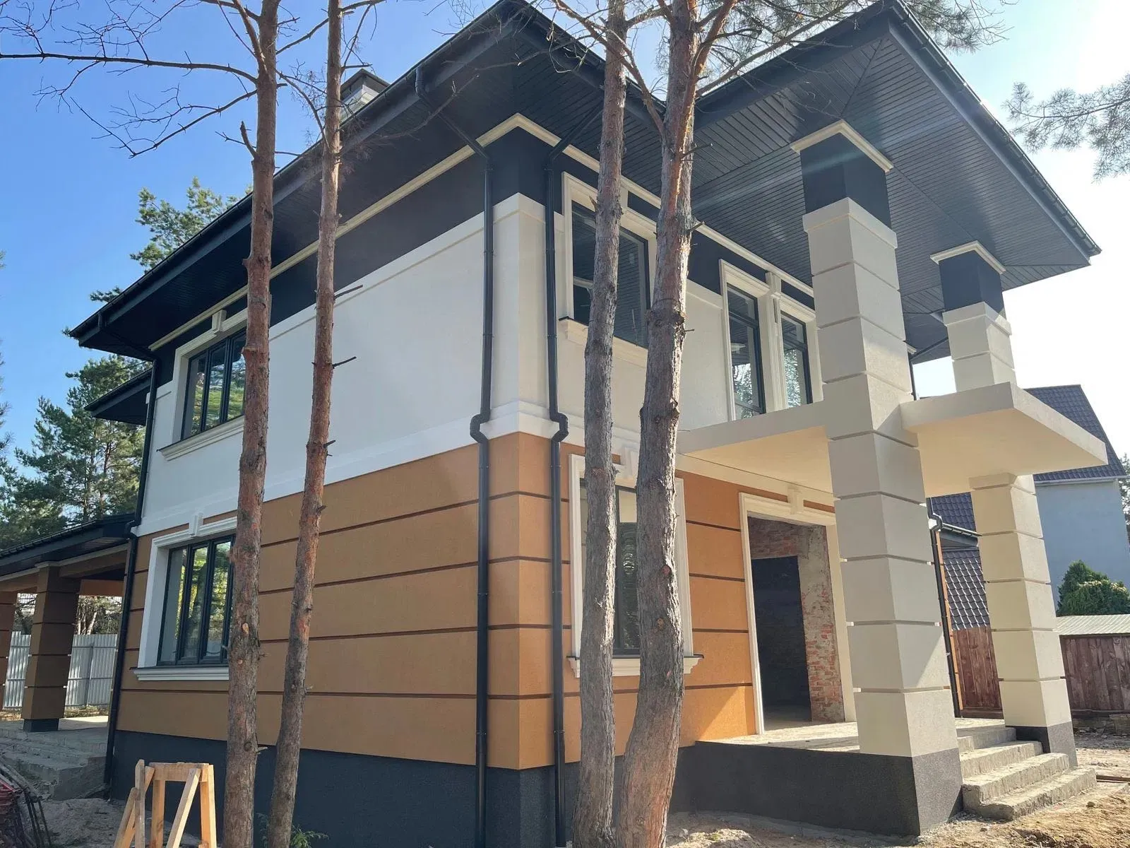 Projekt domu jednorodzinnego o pow. 332 m²: Piętrowy, 3 Sypialnie, 3 Łazienki, Otwarta kuchnia, Garaż